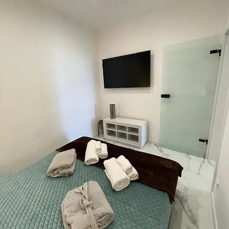 Apartment Dana Carini